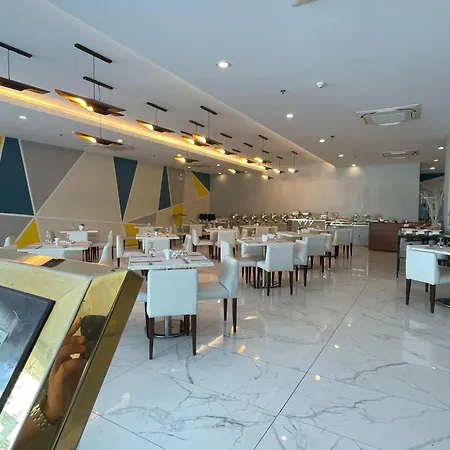Golden Peak Hotel & Suites