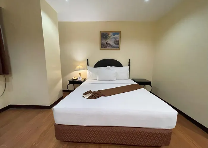 Golden Peak & 3*
