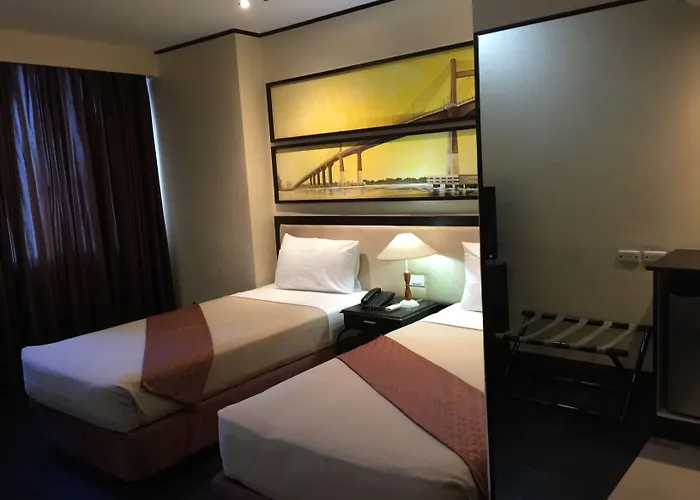 Отель Golden Peak & 3*