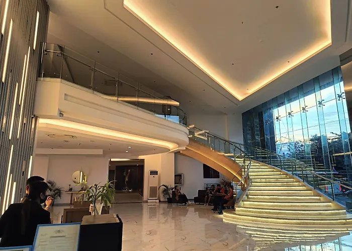 Golden Peak & 3*