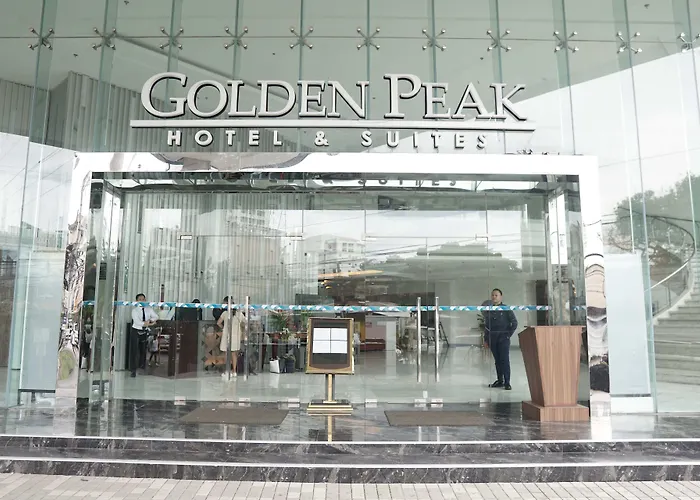 Отель Golden Peak &