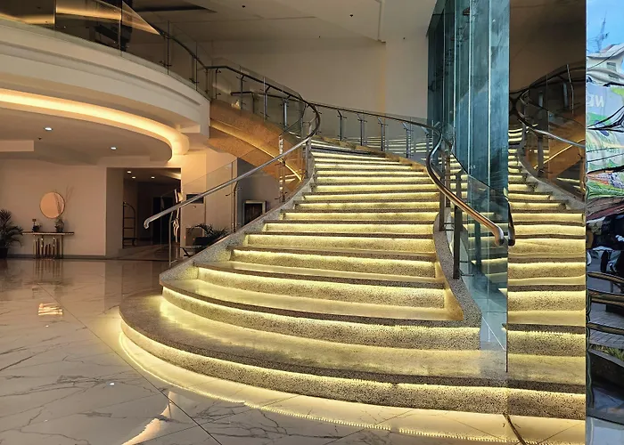 Golden Peak & 3* Cebu Stadt